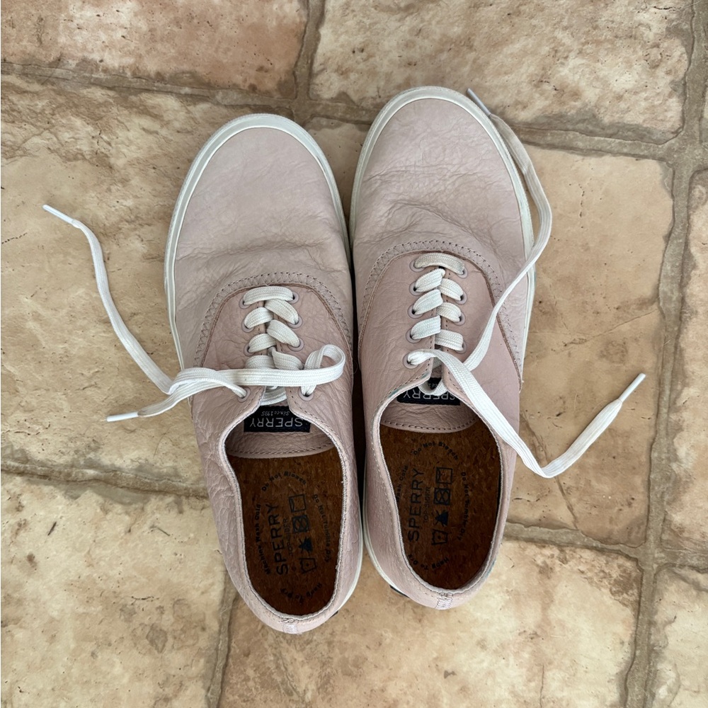 Sperry Women’s Pink Leather Lace-Up Sneaker